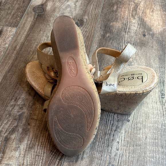 b.o.c. Born Concept Women's Fiore Champagne Sandals with Floral Accents Size 10 - Picture 10 of 14